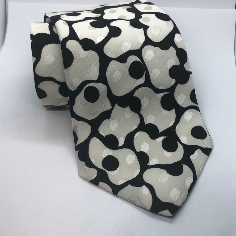Serica All Silk Made in USA Abstract White/Black
